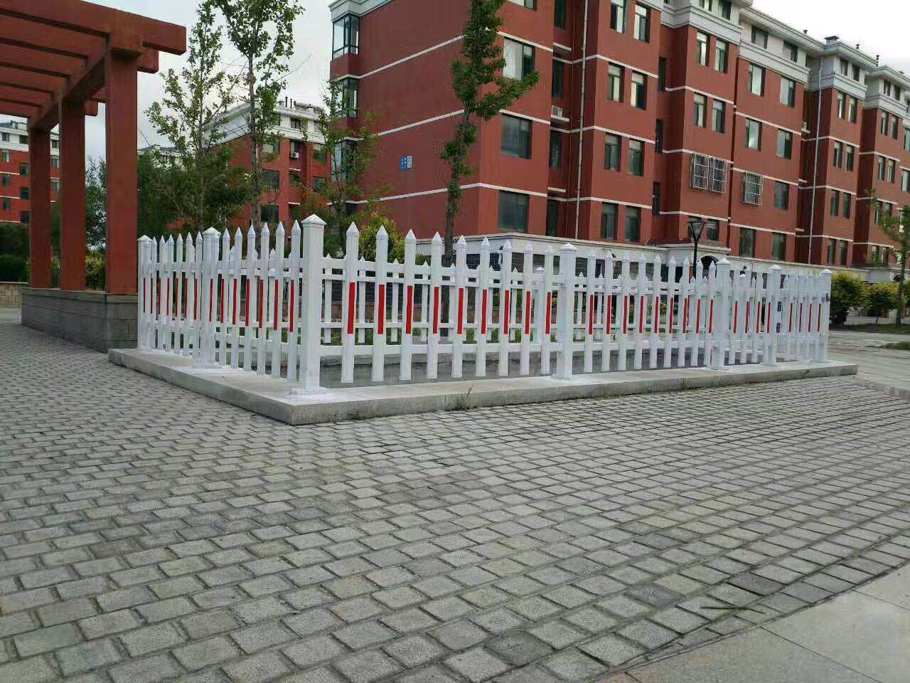 pvc護(hù)欄，鋅鋼護(hù)欄專(zhuān)業(yè)供應(yīng)商
